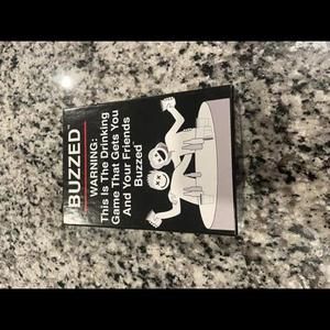 Buzzed - The Drinking Game That Will Get You & Your Friends Tipsy for Adults‎